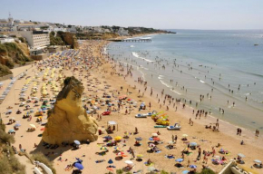 Albufeira 2 bedroom apartment 5 min. from Falesia beach and close to center! I